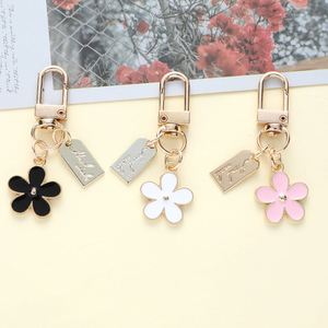 Flower Metal Keychains White Black Pink Daisy Cute Flower Keychain <b>Accessories</b> KeyRing Handbag <b>Key</b> <b>Rings</b> Charms Pendant Decor - Product Image 2