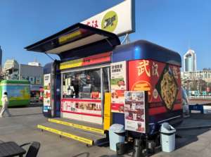 รถขายอาหารพร้อมครัวสแตนเลสครบครันสำหรับธุรกิจเริ่มต้นขายอาหารจานด่วนและพิซซ่า - Product Image 5