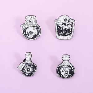 Kreative Cartoon Halloween Gothic Punk Brosche Totenkopf Herz Okkulus Kopf Weinglas Medizinflasche Form Weiche Emaille Anstecknadel - Product Image 1