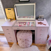 Table de toilette rose avec miroir à ampoules LED, plateau en verre, boutons en cristal, bureau de maquillage, ensemble de chambre moderne et glamour avec tabouret en velours capitonné