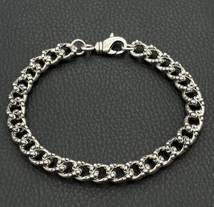 Bracelet en cuivre style punk rétro, massif, orné de lettres, de dés, d'emblèmes de scouts, de croix florales, de perles et de chaîne entièrement incrustée de strass - Product Image 4