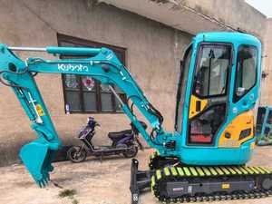 Mini-excavatrice Kubota U25 d'occasion, 2,5 tonnes, 2 tonnes, 3 tonnes, importée du Japon, moteur avec boîte de vitesses et pompe, certifiée CE - Product Image 3