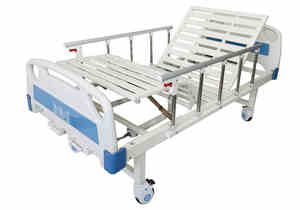 Lit médicalisé certifié CE ISO avec roulettes et table repas pour hôpital, clinique et soins à domicile – Lit d'hôpital manuel à 2 manivelles - Product Image 3