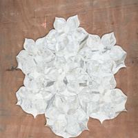 Mosaïque en marbre WaterJet en forme de fleur de narcisse, carreaux de mosaïque en pierre pour hôtel, villa, club, centre commercial