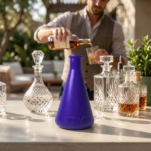 Botella de Vidrio <span class=keywords><strong>Azul</strong></span> Esmerilado Personalizada a Bajo <span class=keywords><strong>Precio</strong></span> para Vino, Cerveza y <span class=keywords><strong>Tequila</strong></span> con Grabado y Acabado Ácido, Capacidad de 700ml/750ml - Product Image 1