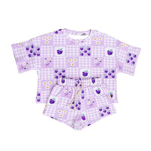 GSSO3642 Conjunto Infantil Personalizado para Niña Activa con Estampado de Flores Azules, Manga Corta y Detalle Festoneado, Venta al Por Mayor - Product Image 6