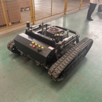 Tondeuse à gazon automotrice télécommandée sur chenilles, machine de coupe d'herbe stable pour utilisation sur pentes raides