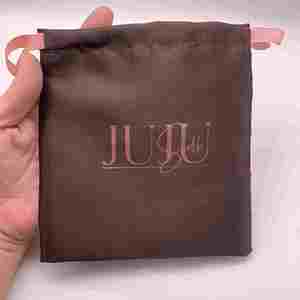 ถุงใส่เครื่องประดับแบบมีเชือกผูก ทำจากผ้าซาติน รีไซเคิลได้ เป็นมิตรกับสิ่งแวดล้อม  รับสั่งทำโลโก้และขนาดตามต้องการ พร้อมบริการพิมพ์ซิลค์สกรีน - Product Image 6