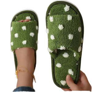 รองเท้าบูทหุ้มข้อแบบปิด รุ่น New Wave Winter สำหรับฤดูหนาว  วัสดุขนสัตว์  เป็นมิตรกับสิ่งแวดล้อม  ใช้ได้ทั้งภายนอกและภายในบ้าน  เปิดแบบง่าย  กันลื่น  พื้นนุ่มเงียบ - Product Image 1