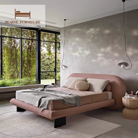 Neuer Trend Moderne Schlafzimmermöbel Massivholz & Leder Doppelbett Luxus-Villa Stoffbettset Beleuchtetes Kopfteil Waschbar für Hotelgebrauch