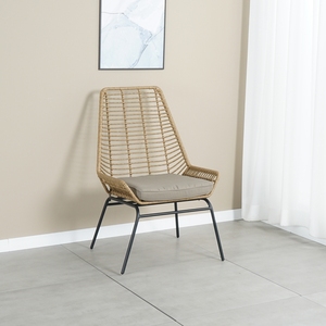 Sedia moderna in Rattan con braccioli e schienale alto - Product Image 1