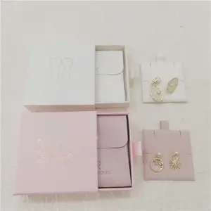 Kotak Perhiasan CH Logo Sesuai Pesanan dengan Kemasan Perhiasan Kancing Jepret Kantong Perhiasan Serat Mikro dan Sisipan Kartu