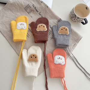 Gants d'hiver chauds en fibre acrylique pour enfants, motif dessin animé, anti-froid, mignons, en forme de petit ours, vente en gros d'usine/OEM - Product Image 4