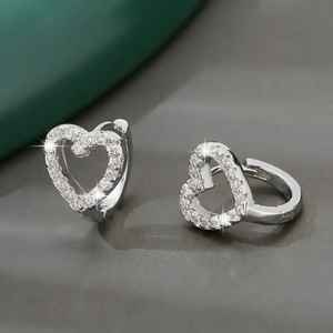 Orecchini a Cerchio con Cuore Cavo per Donne, Accessori per Orecchie Semplici da Indossare Quotidianamente - Product Image 3