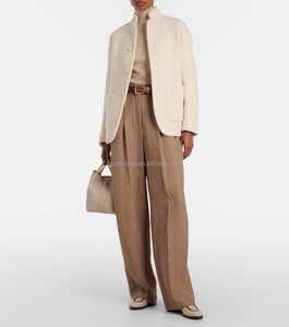 Veste de luxe pour femmes, uniforme élégant, qualité supérieure, col montant, chaude, coupe régulière, blanche, boutonnée devant, en laine Spagna - Product Image 2