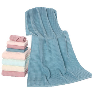 Serviette gaufrée 100% coton hôtel serviettes <span class=keywords><strong>de</strong></span> <span class=keywords><strong>spa</strong></span> léger blanc coton gaufré ensemble <span class=keywords><strong>de</strong></span> serviettes <span class=keywords><strong>de</strong></span> bain - Product Image 3