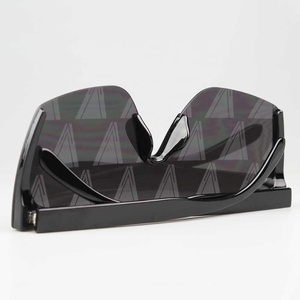 <span class=keywords><strong>Lunettes</strong></span> <span class=keywords><strong>de</strong></span> soleil design <span class=keywords><strong>de</strong></span> luxe en gros 2025 <span class=keywords><strong>lunettes</strong></span> <span class=keywords><strong>originales</strong></span> <span class=keywords><strong>lunettes</strong></span> d'extérieur nuances Pc cadre géométrique classique dame miroirs femmes homme - Product Image 6