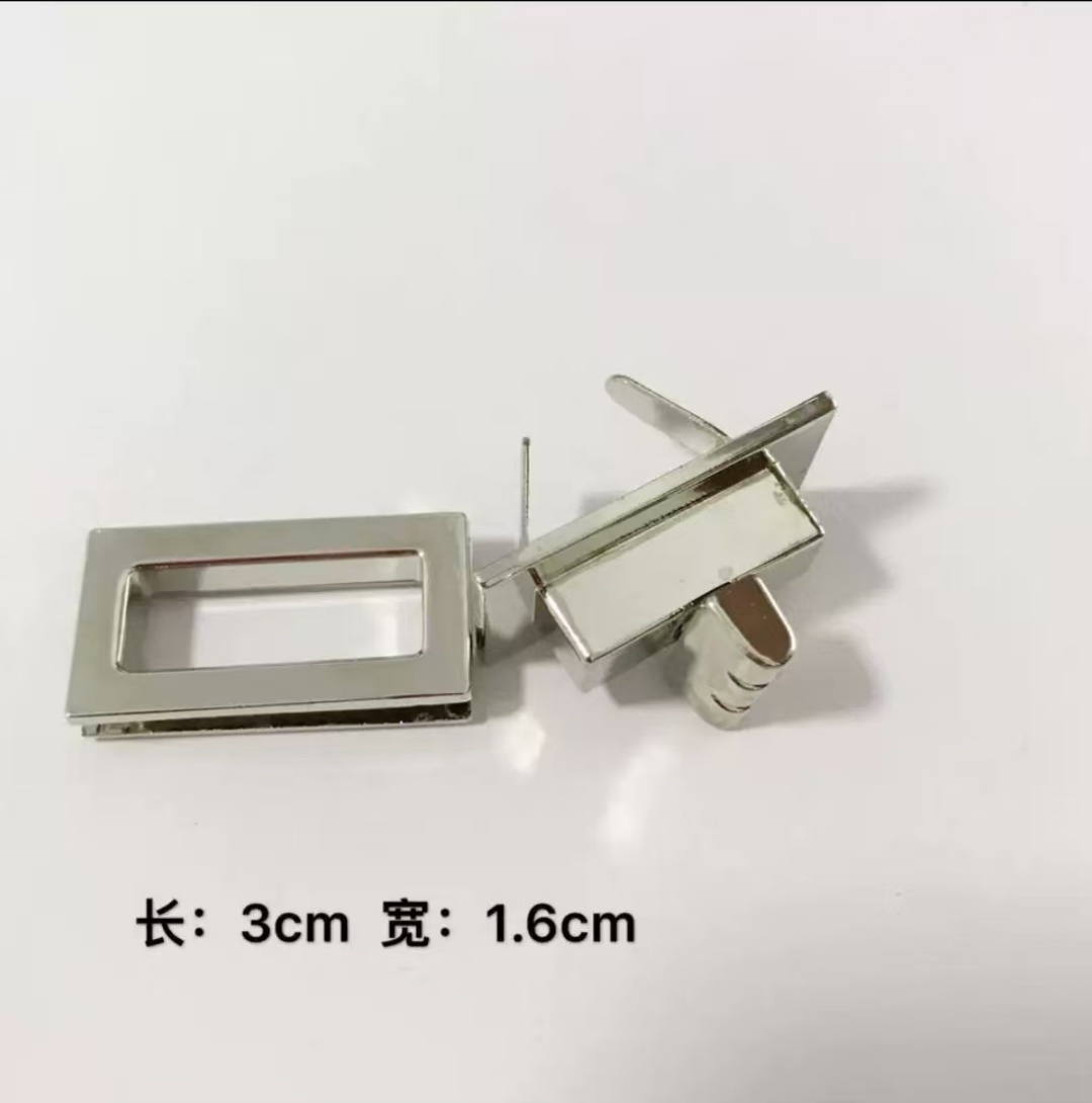 10.Generous buckle silver