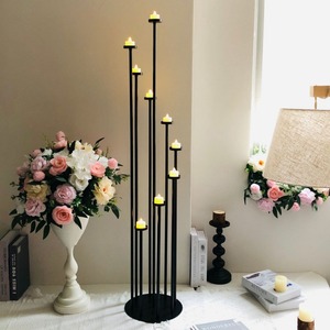 Candelabro Moderno Minimalista LANJO en Dorado y Negro con 9 Brazos, Juego de Candelabros Acrílicos, Centro de Mesa - Product Image 4