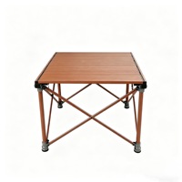 Table de camping pliable réglable en hauteur avec plateau à lattes, cadre en alliage d'aluminium, design moderne robuste, légère et portable pour l'extérieur