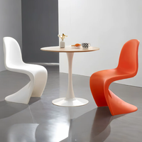 Chaise d'appoint sculpturale monobloc en plastique renforcé de fibres, design moderne, certifiée CE UE pour une utilisation intérieure et extérieure