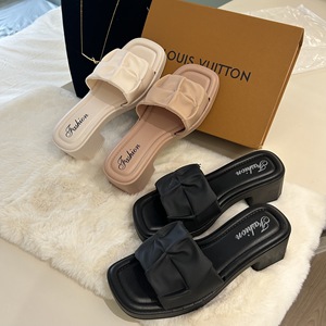 Pantuflas para Hombre y Mujer, Elegantes y Modernas para Uso en Exteriores, con Ajuste Versátil y Función Antideslizante - Product Image 5