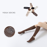 Chaussettes personnalisées de haute qualité, mignonnes, avec broderie d'amour, chaussettes de Pilates antidérapantes, chaussettes de yoga personnalisées
