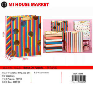 Sacchetto Regalo in Carta con Strisce Arcobaleno e Puntini Dorati per Feste di Compleanno - Product Image 3