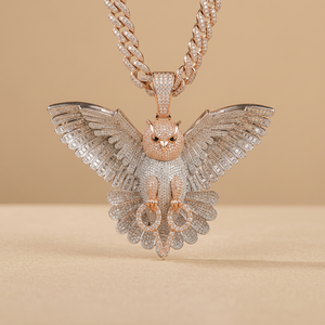 Pendentif Hibou Ailé Iceout en Argent avec Diamant Moissanite, Bijou de Mode Hip Hop de Luxe pour Soirée et Événement, Plume Audacieuse et Détail Raffiné - Product Image 1