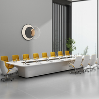 Table de conférence de bureau moderne de luxe en blanc et chaise convertible et extensible pour salle de réunion ou salle de conseil