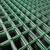 Lage-profiel groene PVC-gecoate gelaste gaasrol voor de omheining van archeologische opgravingen en bescherming van erfgoed.