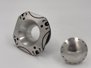 Fundición china con 20 años de experiencia en piezas de fundición a presión de aleación de aluminio A380 A383 para cubiertas de motor con proceso de mecanizado CNC - Product Image 2