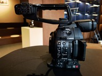 Caméra Vidéo Numérique Professionnelle Haut de Gamme Canon EOS C100 Mark II Full HD 1080p