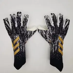Sarung tangan kiper sepak bola Logo kustom uniseks karet lembut antitabrakan dengan pelindung jari untuk kompetisi olahraga Gym