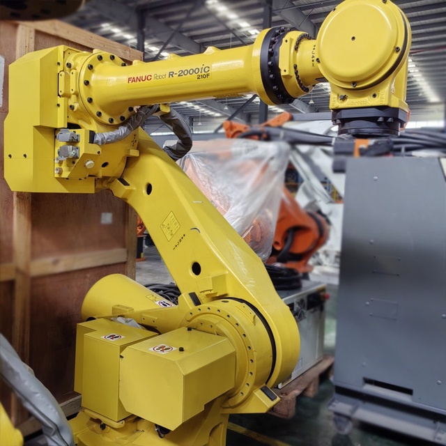 Used R-2000iC FANUC Robot Palletizing and Handling Six-Axis Industrial Robotic Arm