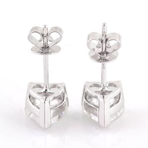 Boucles <span class=keywords><strong>d</strong></span>'oreilles clous en or blanc pour femme, serties de diamants de laboratoire taille cœur, 0,5-2 carats, certifiées IGI, bijoux fins personnalisés, vente en gros River Time - Product Image 6