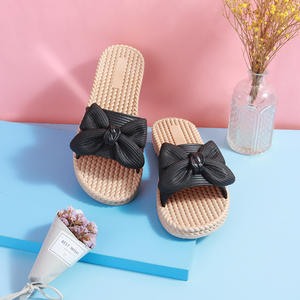 Pantuflas de gamuza suave de alta gama, aptas para uso en interiores y exteriores, pantuflas de invierno para mujer, cómodas y afelpadas, con función antideslizante. - Product Image 5