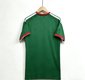 Maillot de football rayé personnalisé 2026, séchage rapide, respirant, 100 % polyester, vente en gros de vêtements de football - Product Image 2