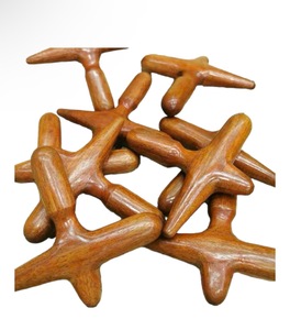Fußakupressur-Massagestab aus Naturmaterialien, kann zur <span class=keywords><strong>Massage</strong></span> von Händen, Füßen und Rücken verwendet werden, um die Muskeln zu entspannen. - Product Image 1