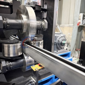 Machine de formage de supports de fixation de panneaux solaires en aluminium, machine de formage de rails de montage solaire pour structure de toit à rail court - Product Image 6