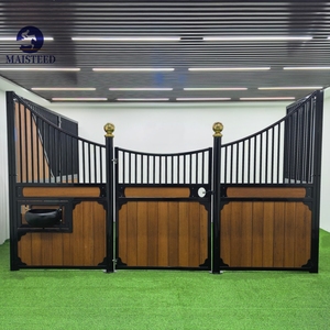 Écurie mobile d'extérieur de style européen avec structure métallique thermolaquée et panneaux en bambou pour l'entraînement équestre - Product Image 1