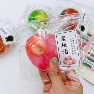 Jouet anti-stress créatif en TPR de 6 cm en forme de prune, gelée de fruit, balle à presser pour enfants et adultes, jouet sensoriel pour moments de détente - Product Image 3