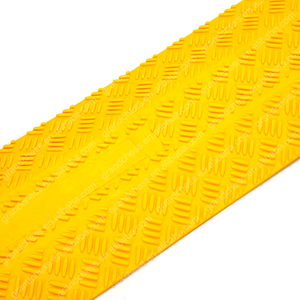 Ngoài trời trong nhà tổ chức sự kiện cao su thẳng góc vàng Áo khoác công nghiệp bảo vệ cáp đoạn đường nối cáp bảo vệ va chạm - Product Image 5