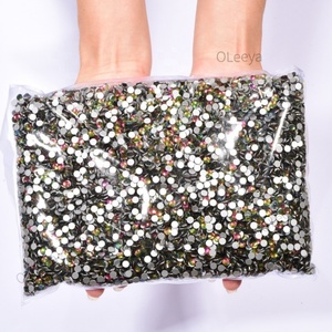 Échantillons Gratuits Vente en Gros Usine Strass Non Thermocollants de Haute Qualité Emballage en Vrac Strass à Dos Plat Effet Feuille pour Nail Art - Product Image 5