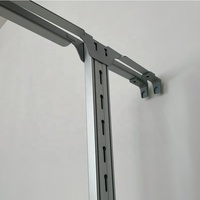 Armoire de dressing ouverte en alliage d'aluminium personnalisée, minimaliste et luxueuse, avec rangement pour vêtements en métal