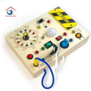Circuit imprimé LED pour enfants Montessori Early Education Simulations Switch Wooden Busy Board Jouet éducatif - Product Image 3