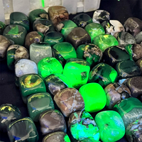 Kindfull nouveauté pierre de cristal incroyable lumière verte Fluorescence Agate Cube pour cadeau
