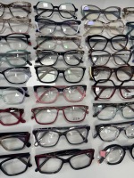 Assortiment de montures de lunettes optiques en acétate bicolores multicolores pour femmes, lot en stock pour les boutiques de détail