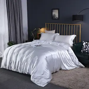 थोक डिजाइनर सफेद लक्जरी शुद्ध शहतूत रेशम साटन बिस्तर को कवर करता है जिसमें ज़िप के साथ किंग आकार के डवेट कवर बिस्तर को कवर करता है।