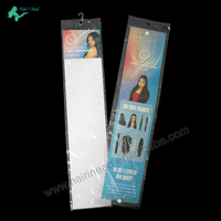 Sacs d'emballage transparents personnalisés avec logo pour extensions de cheveux, pour paquets de tresses, avec carte en papier personnalisée et accroche.